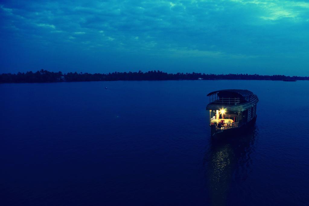 Angel Queen House Boats Hotel Alappuzha Exterior photo