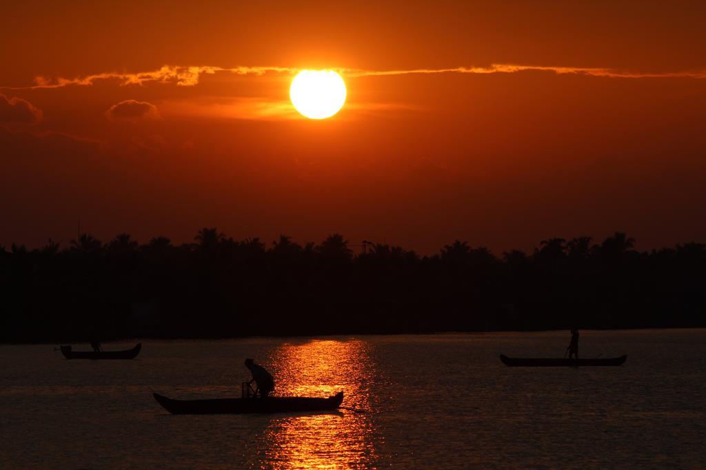 Angel Queen House Boats Hotel Alappuzha Exterior photo